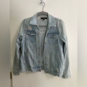 FOREVER 21 oversized light washed jean jacket